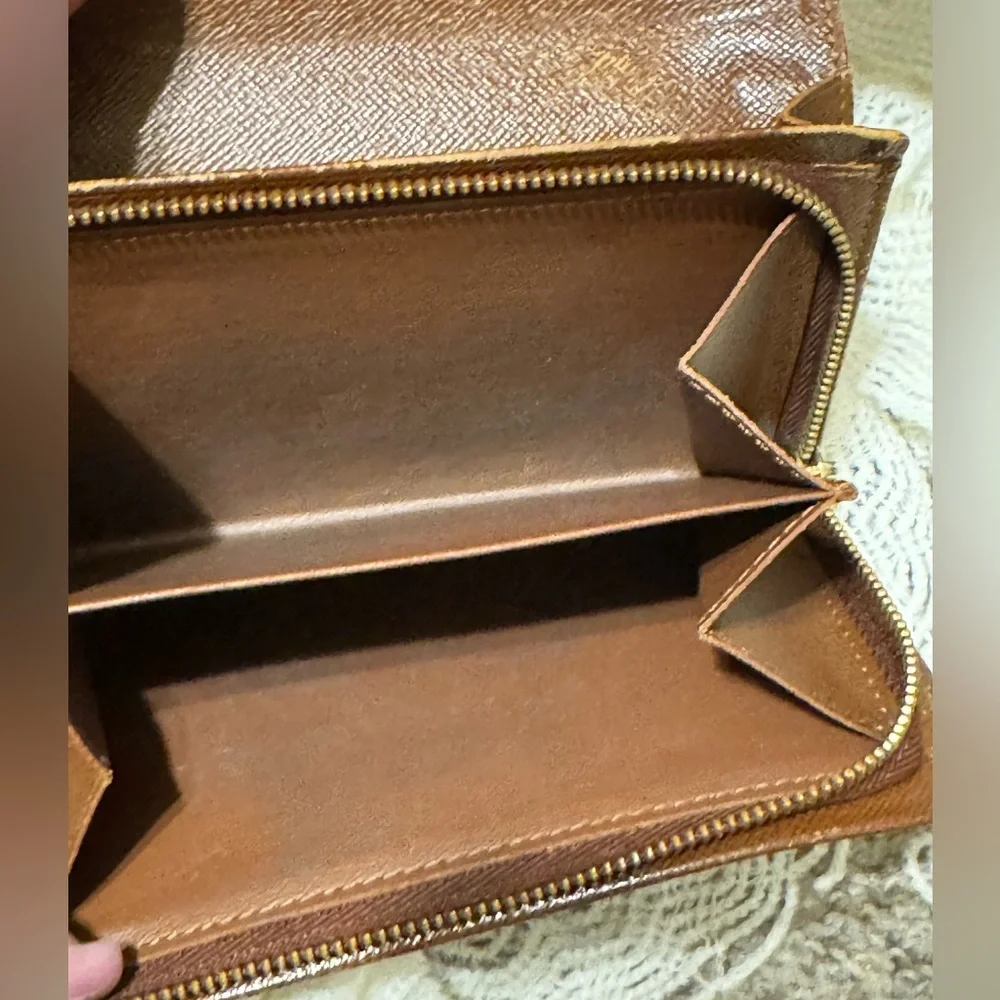Louis Vuitton Short Wallet